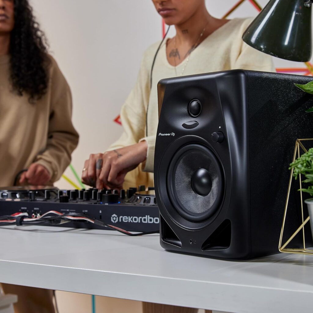 Pioneer DJ DM-50D-BT