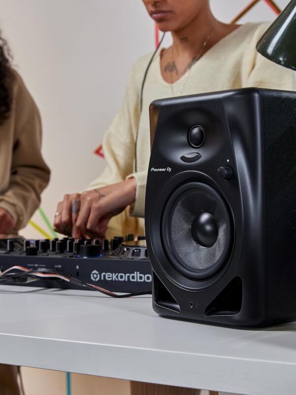 Pioneer DJ DM-50D-BT